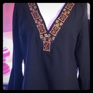 Gently Used Black Top Size L